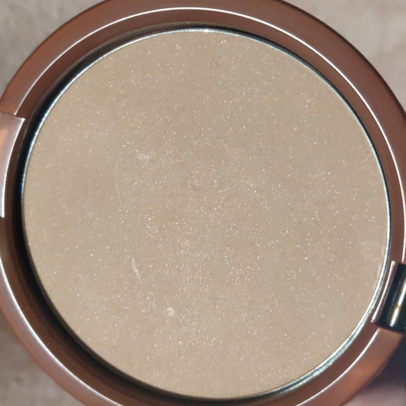 Estee Lauder Bronze Goddess Power 02 Medium - Picture 4 of 7